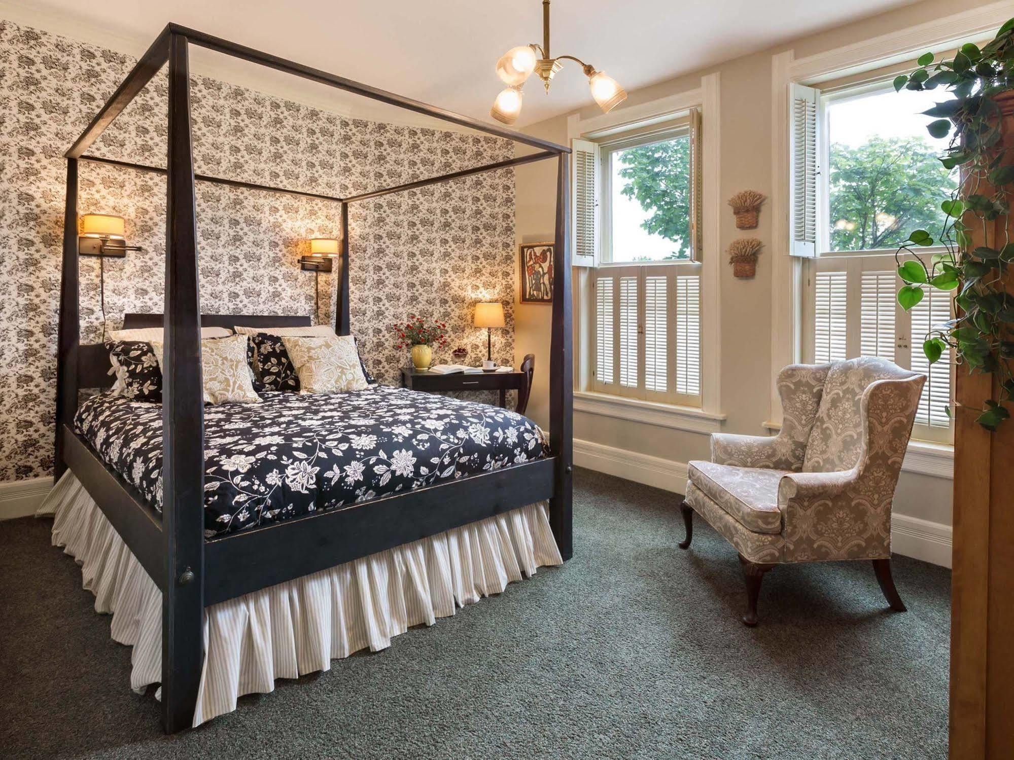 Washington House Inn Cedarburg Bagian luar foto