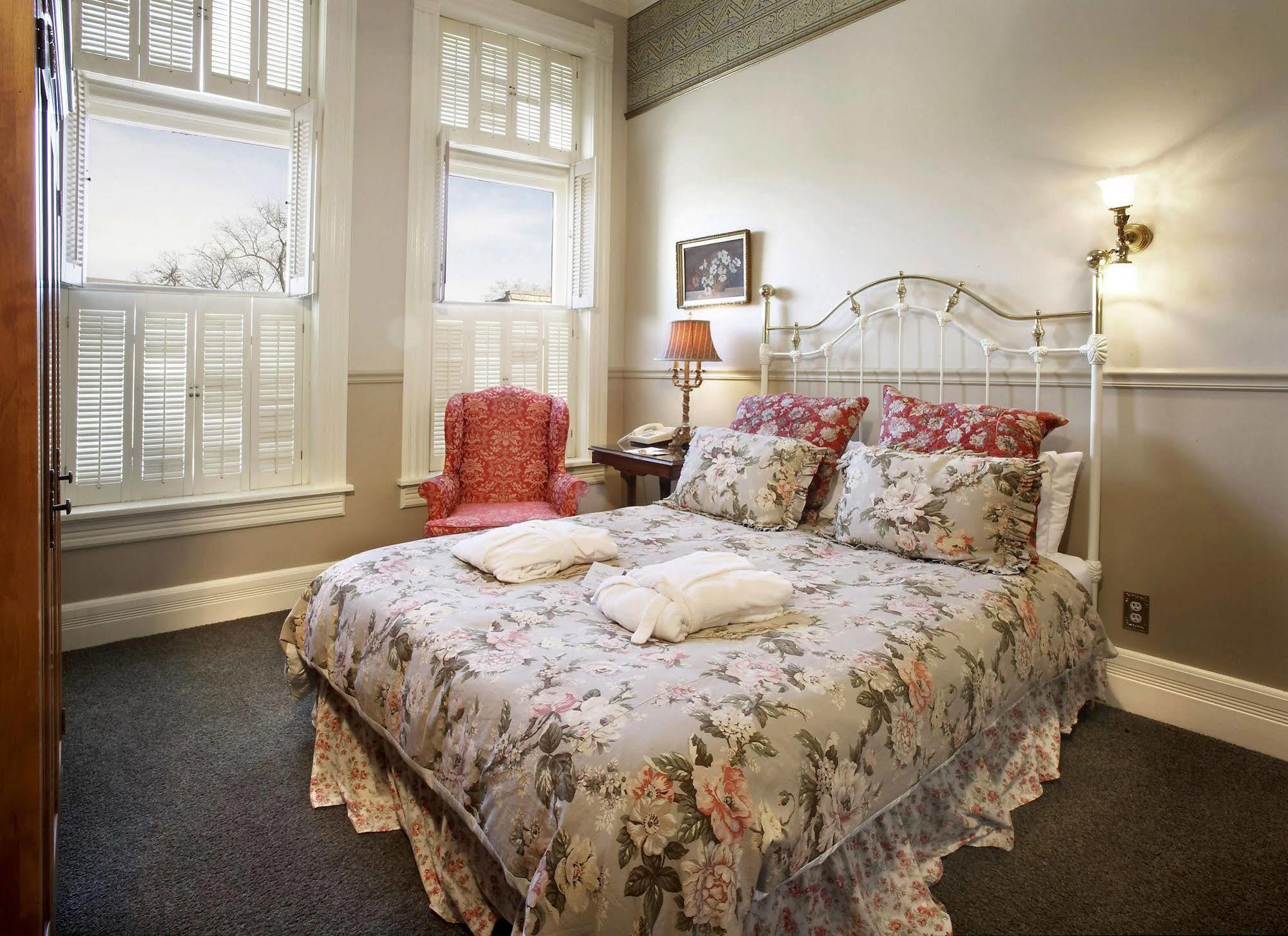 Washington House Inn Cedarburg Bagian luar foto